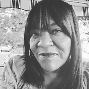 Meet your Posher, Earline